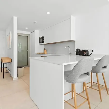 Luxury 2 Bedroom Walk To Rdr423 Apartment Marbella
