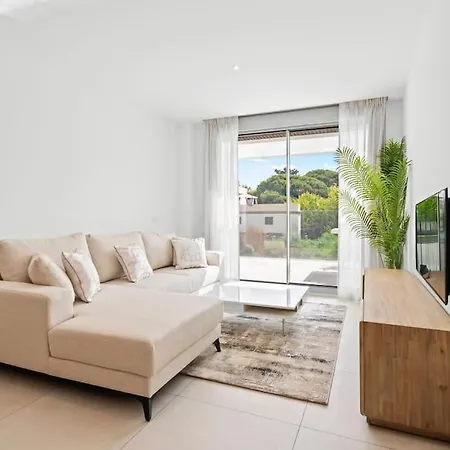 Apartment Luxury 2 Bedroom Walk To Rdr423