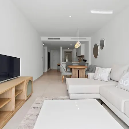 Luxury 2 Bedroom Walk To Rdr423 Marbella