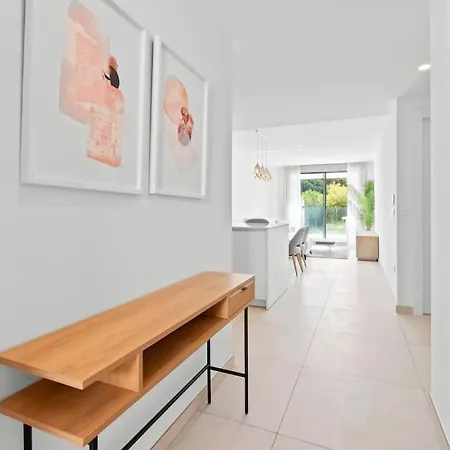 Luxury 2 Bedroom Walk To Rdr423 Apartment
